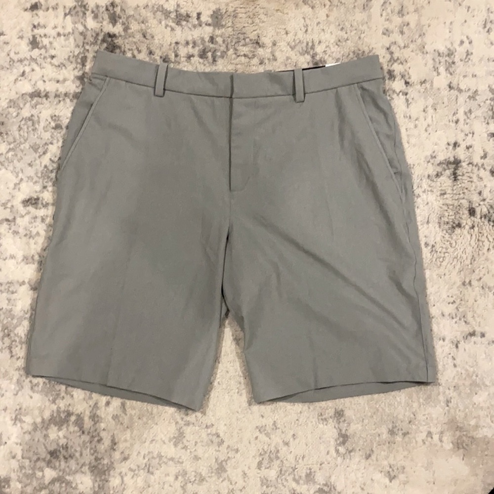 NIKE GOLF SHORTS